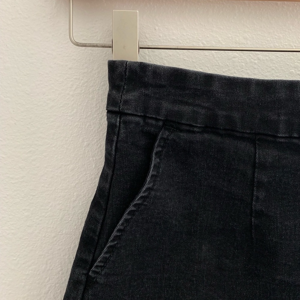 Black denim skirt with pockets